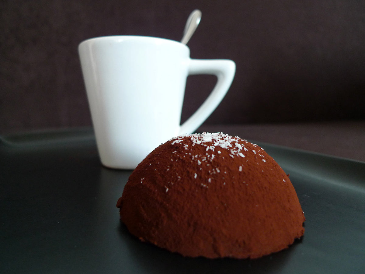truffe chocolat servie avec le café