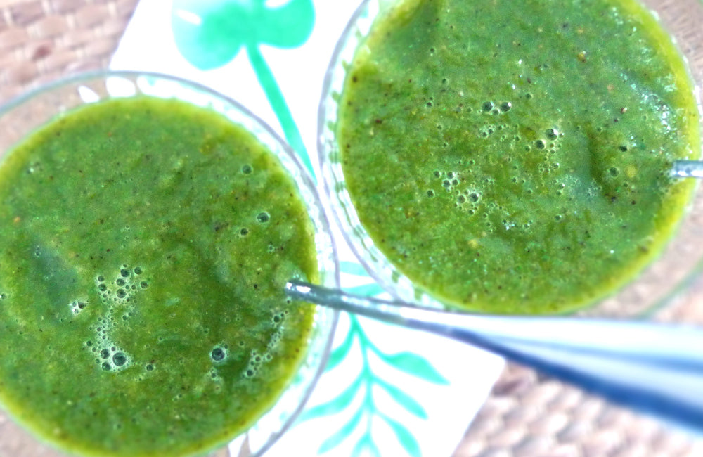 Smoothie kiwi papaye épinards menthe