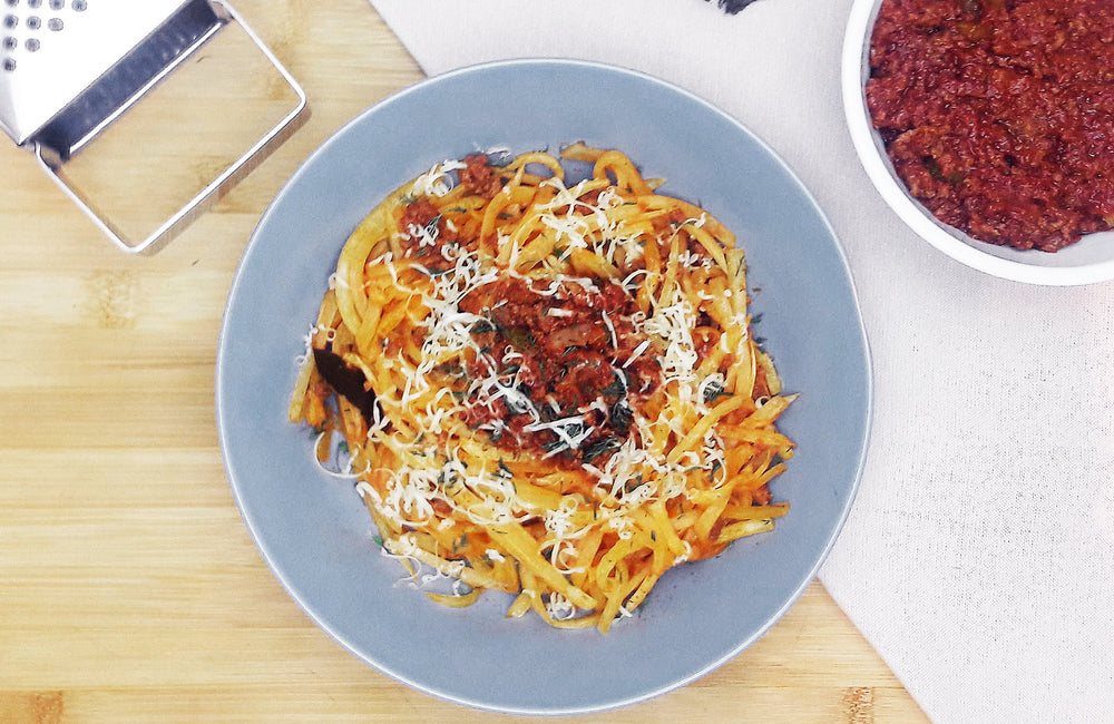 Spaghetti de radis noir sauce bolognaise